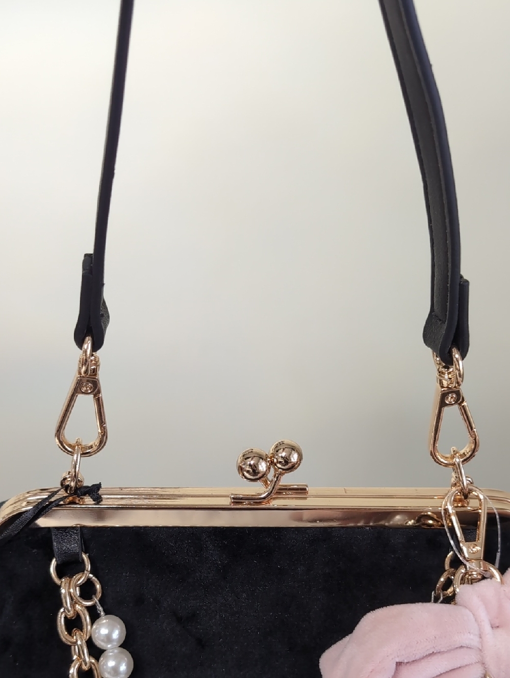 Viral 🎥 Juicy Couture Chic Y2K Medium Kiss Lock Frame Clutch, Licorice + Pink🩷 - Picture 7 of 14